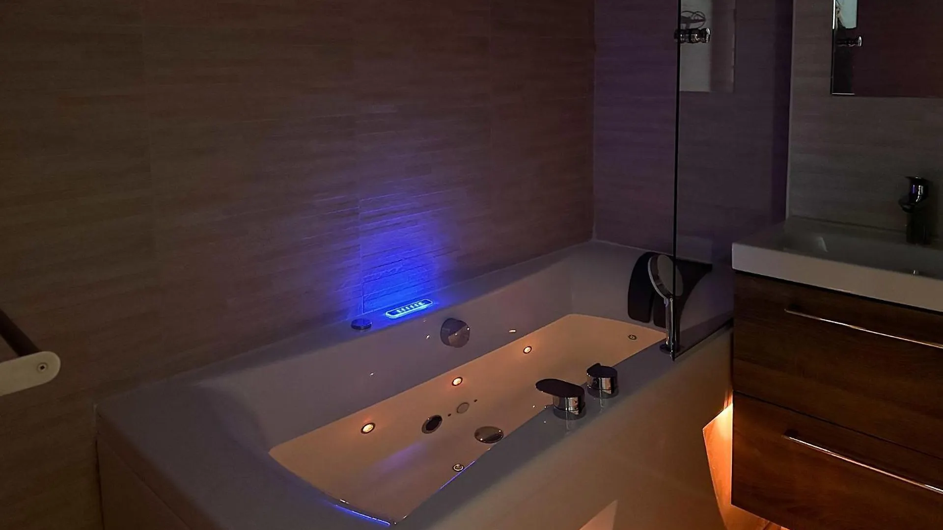 Loveroom Adults Only Jacuzzi Vieille Ville Annecy Apartment