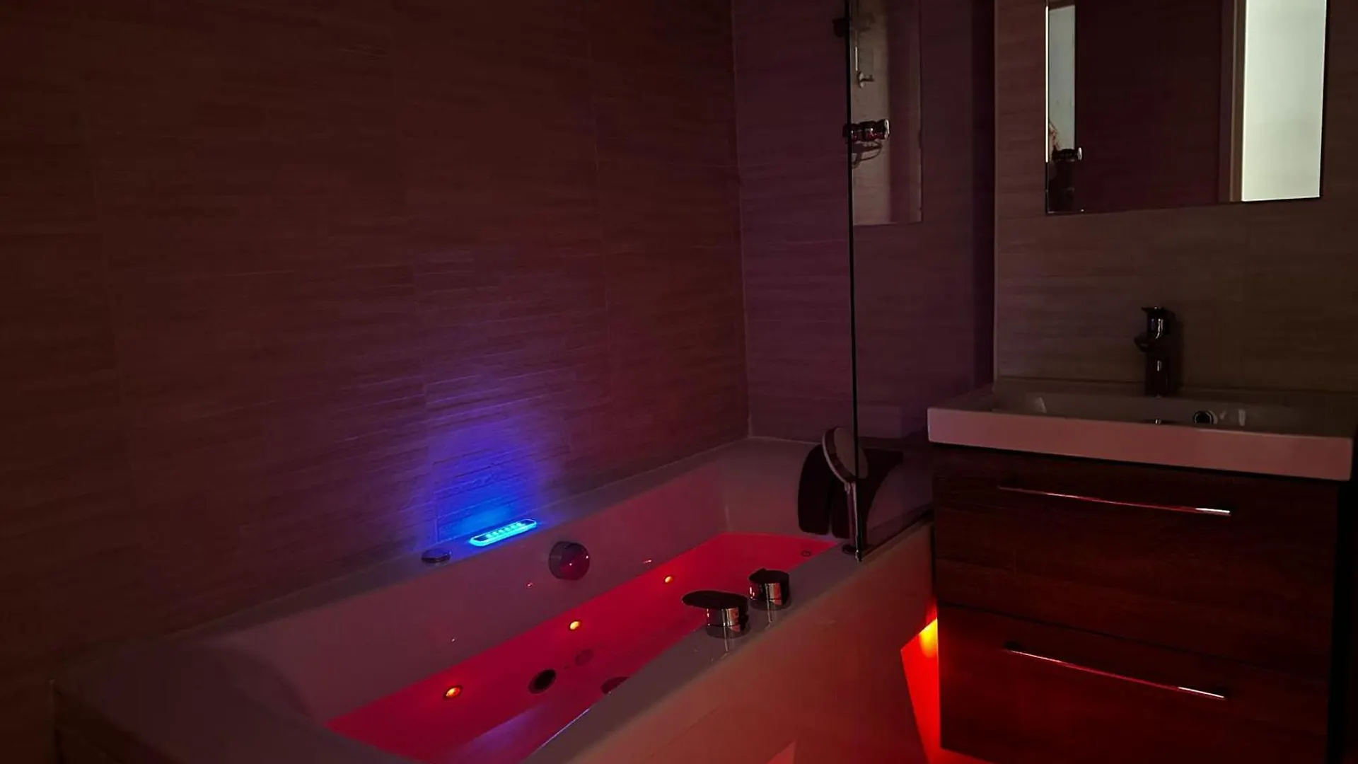 Apartment Loveroom Adults Only Jacuzzi Vieille Ville Annecy France